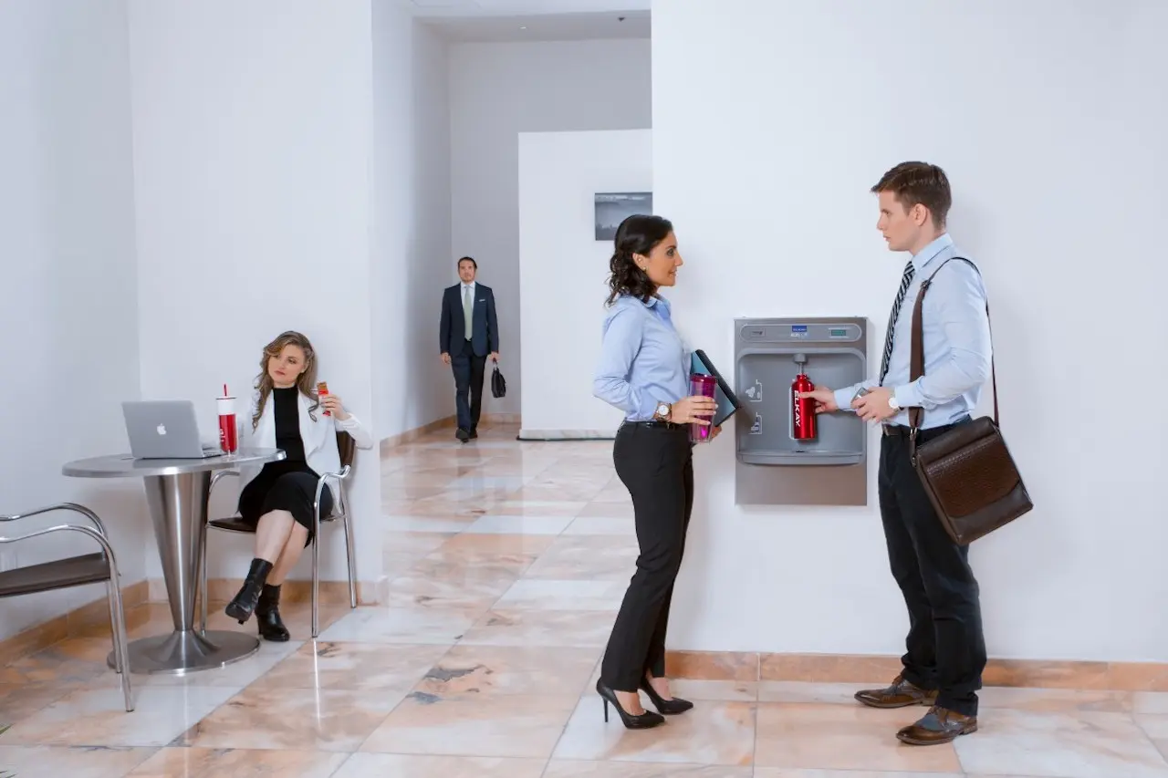 Instalare stație Elkay ezH2O Office